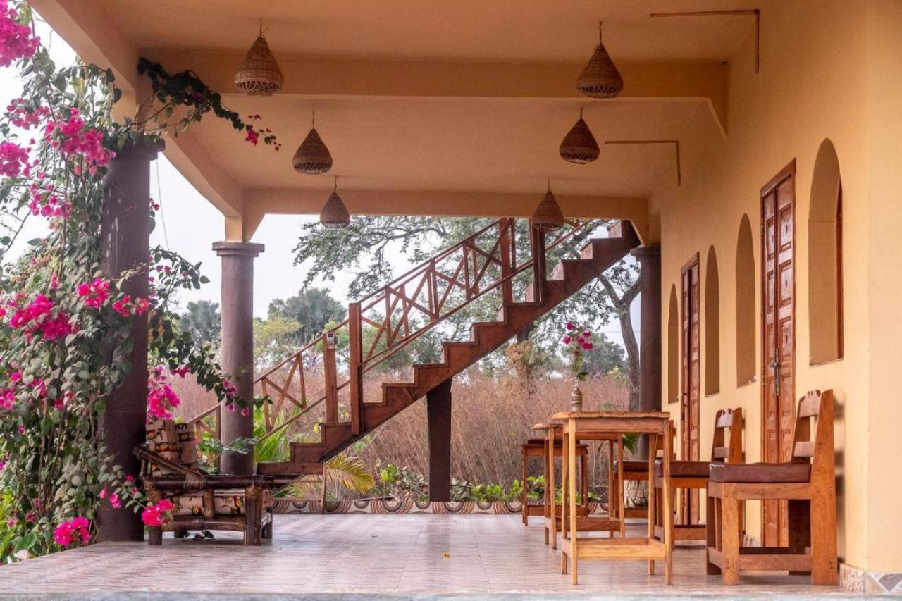 Mansa Musso Lodge Sanyang Exterior foto